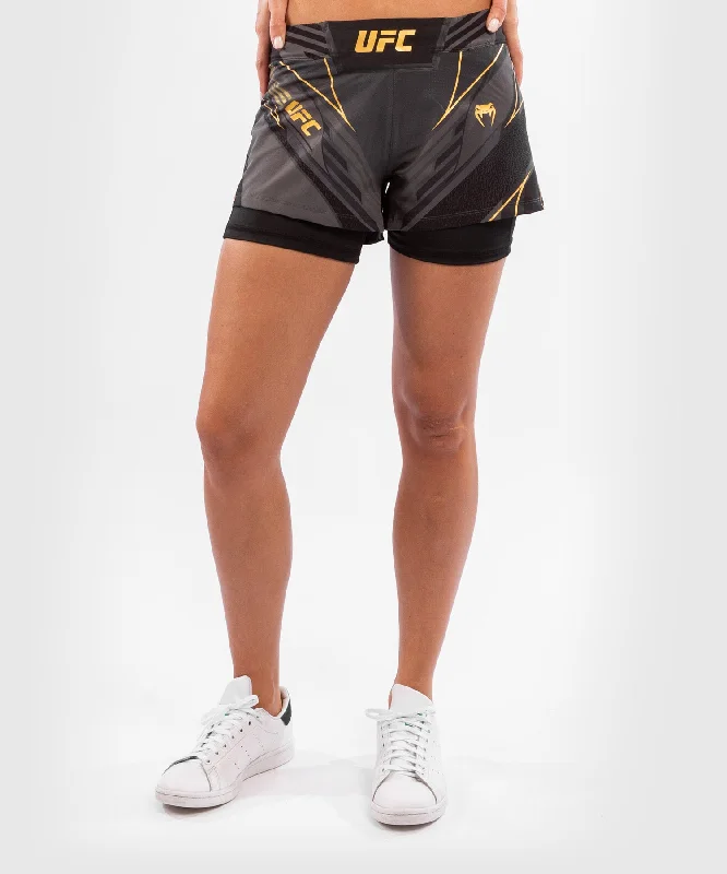 Men's floral print silk blend shorts for a unique night - out lookFightshort Femme UFC Venum Authentic Fight Night - Coupe Courte - Champion Men's floral print silk blend shorts for a unique night - out lookFightshort Femme UFC Venum Authentic Fight Night - Coupe Courte - Champion