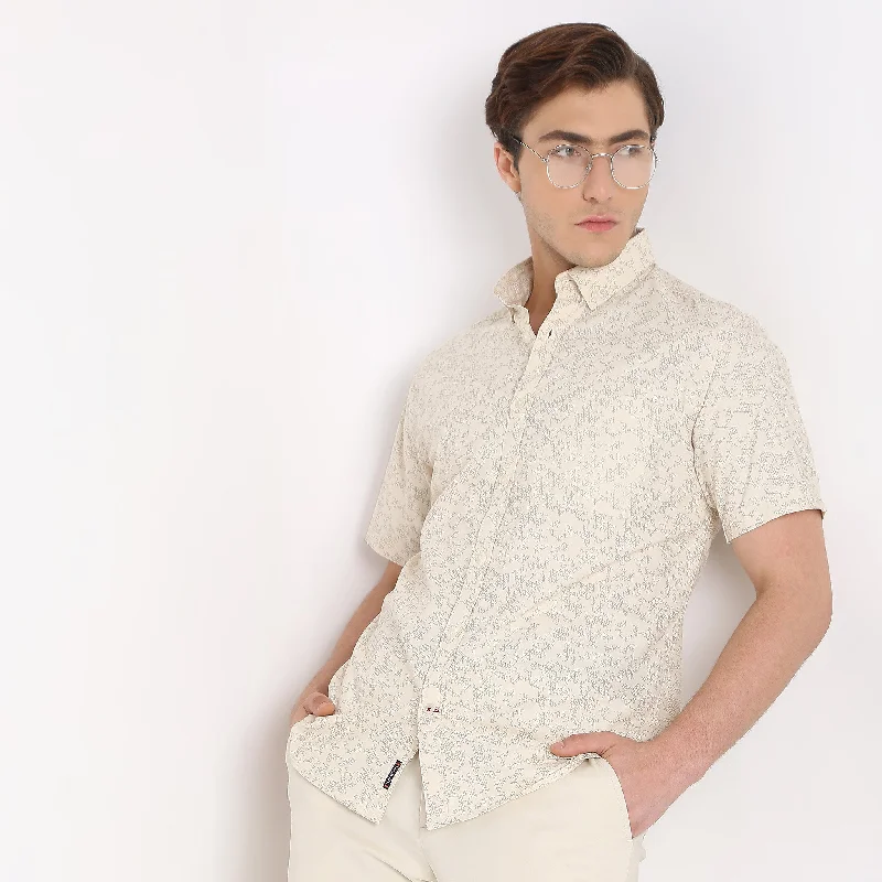 Men's Button - Down Oxford Casual Shirts in Crisp White for a Classic and Versatile StyleRegular Fit Printed Shirt