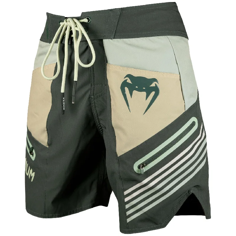 Men's pastel - colored cotton shorts for a spring - friendly outfitShort de bain Venum Cargo Men's pastel - colored cotton shorts for a spring - friendly outfitShort de bain Venum Cargo