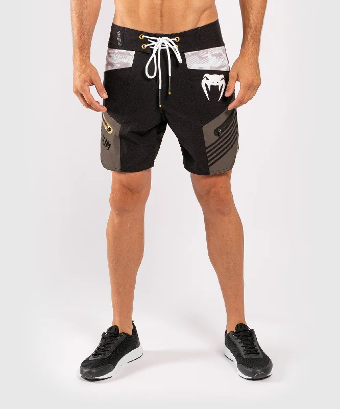 Men's floral print silk blend shorts for a unique night - out lookShort de bain Venum Cargo Men's floral print silk blend shorts for a unique night - out lookShort de bain Venum Cargo