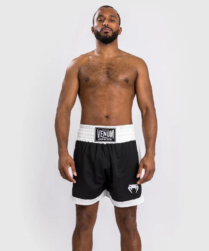 Men's button - fly denim work shorts for durability on the jobShort de boxe Venum Classic - Noir/Blanc Men's button - fly denim work shorts for durability on the jobShort de boxe Venum Classic - Noir/Blanc