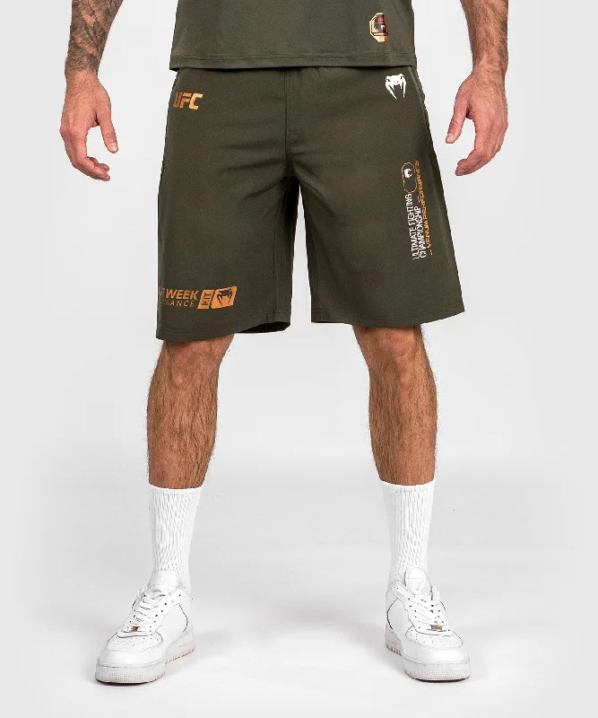 Men's moisture - wicking performance shorts for sweaty outdoor activitiesShorts de performance pour Hommes UFC Adrenaline by Venum Fight Week - Kaki/Bronze