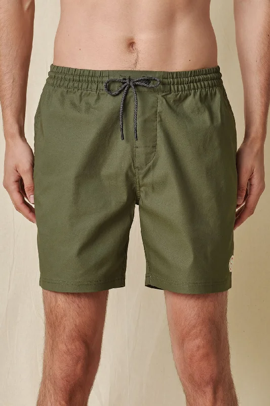 Performance - driven men jackets with breathable fabric for sportsClean Swell Poolshort - Olive