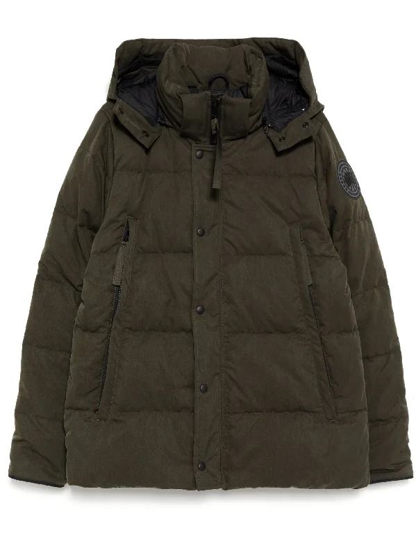 Slim - fit leather men jackets with a distressed finish for a rugged lookWyndham Parka