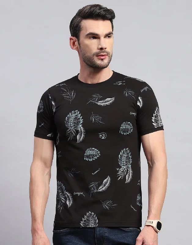 Men's distressed denim - look t - shirts with a rugged appealMen's distressed denim - look t - shirts with a rugged appealMen Black Floral Print Round Neck Half Sleeve T-Shirt