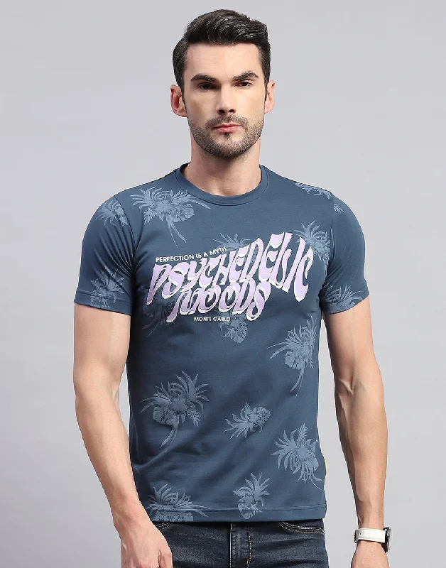 Men's polo t - shirts with a contrast collar for a preppy lookMen's polo t - shirts with a contrast collar for a preppy lookMen Blue Floral Print Round Neck Half Sleeve T-Shirt