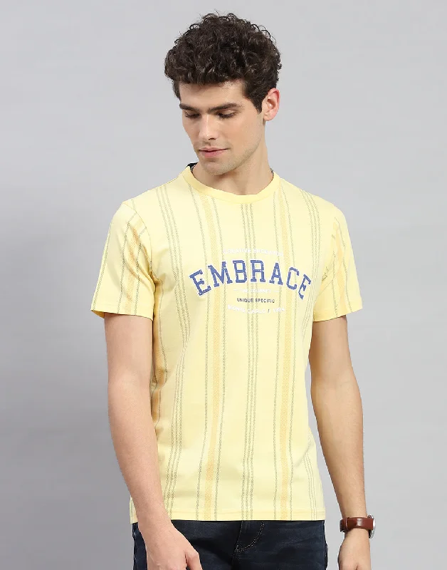 Men's mock - neck t - shirts with a modern and sleek styleMen's mock - neck t - shirts with a modern and sleek styleMen Yellow Printed Round Neck Half Sleeve T-Shirt