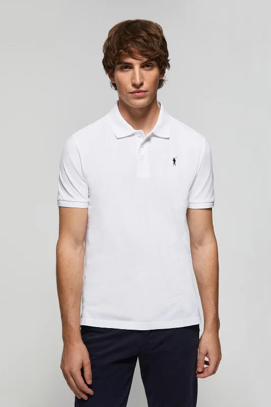Men's quick - dry polo shirts for water sports activitiesPolo blanco piqué con tapeta de tres botones y logo bordado Rigby Go