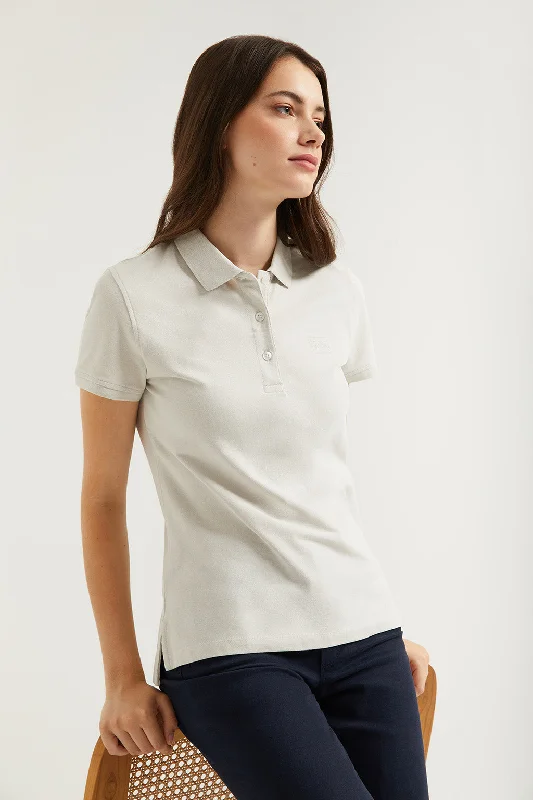 Men's antimicrobial polo shirts for odor - free daily wearPolo de manga corta piqué gris claro con logo Polo Club