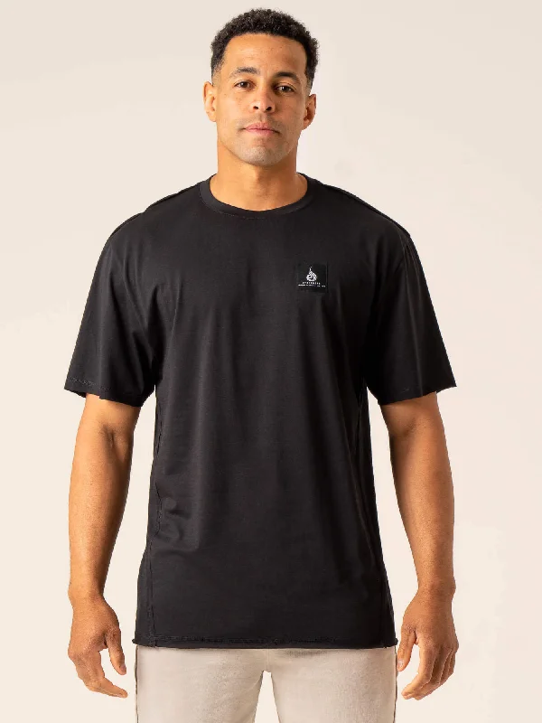 Men's long - sleeve henley t - shirts with button - down placketsDynamic Oversized T-Shirt - Black