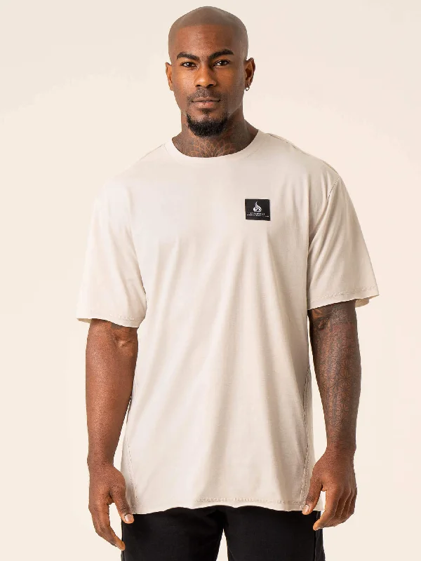 Men's UV - protection t - shirts for outdoor activities in the sunDynamic Oversized T-Shirt - Stone