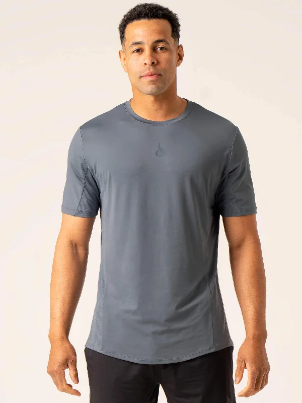Men's smart - casual checkered t - shirts for semi - formal occasionsDynamic T-Shirt - Petrol
