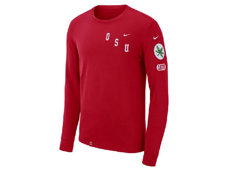 Men's thermal t - shirts with a high - neck design for cold weatherMen's Vault Repeat Logo Long Sleeve T-Shirt Men's thermal t - shirts with a high - neck design for cold weatherMen's Vault Repeat Logo Long Sleeve T-Shirt