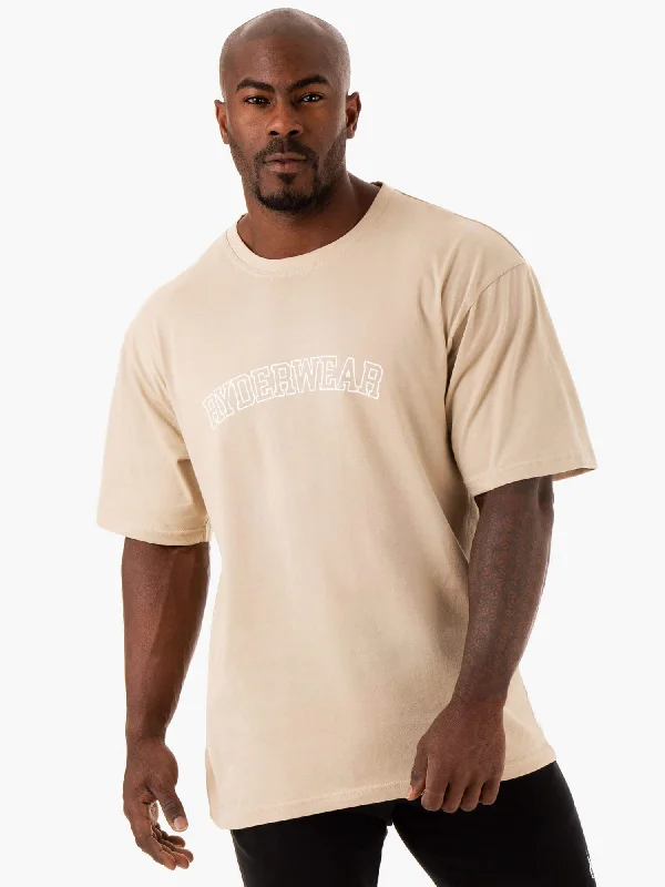 Men's plus - size pocket t - shirts with a classic lookOversized T-Shirt - tan