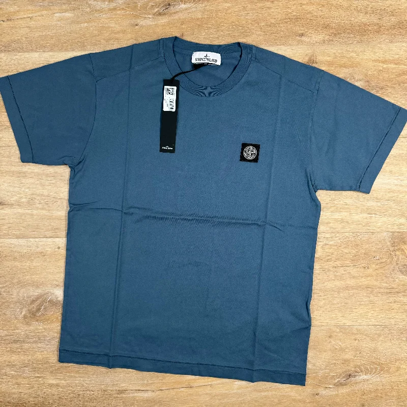 Men's antimicrobial t - shirts for odor - free freshness during travelStone Island Patch Logo T-Shirt in Avio Blue