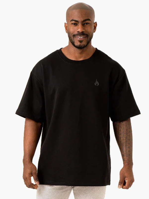 Men's lightweight performance t - shirts for running marathonsThrowback Oversized Fleece T-Shirt - Black