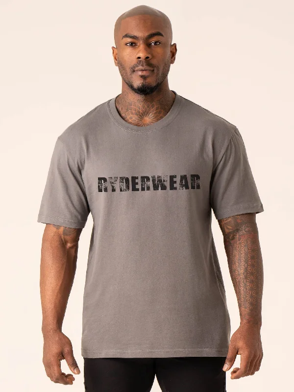 Men's smart - casual checkered t - shirts for semi - formal occasionsTraining T-Shirt - Charcoal