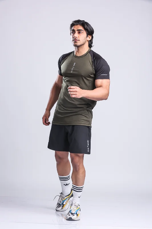 Men's slim - fit graphic t - shirts with vintage rock band printsActive Two-tone T-shirt- Olive/Black